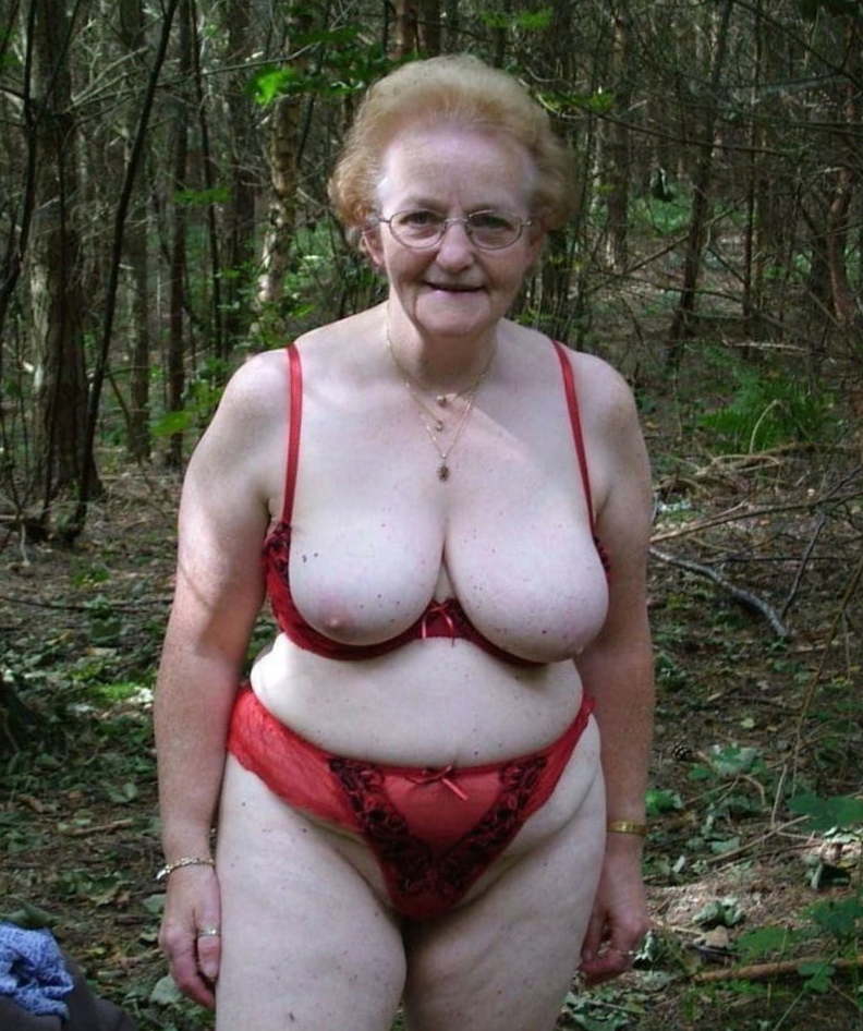 Old granny body is so sexyanddelious
